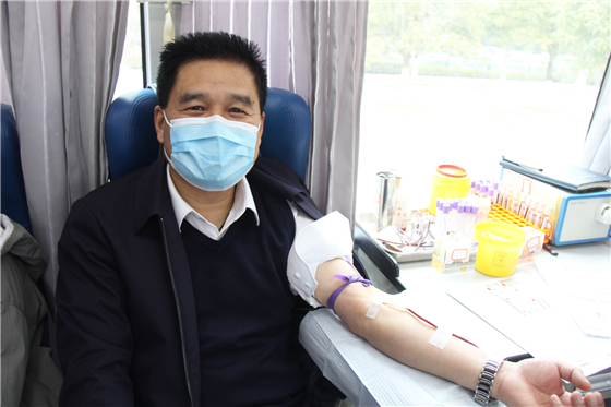 人民警察一心為民，捋袖捐血鐵血柔情——安康市公安局積極開展冬季獻血活動