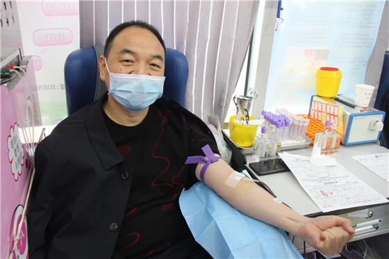 人民警察一心為民，捋袖捐血鐵血柔情——安康市公安局積極開展冬季獻血活動